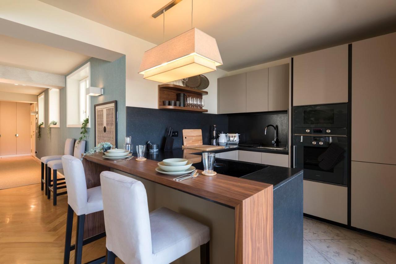 Emporium Deluxe 3Br Apartment W/ Private Parking By Lovelystay Porto Eksteriør billede