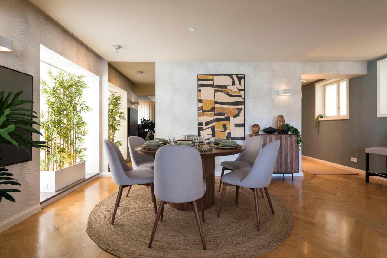 Emporium Deluxe 3Br Apartment W/ Private Parking By Lovelystay Porto Eksteriør billede